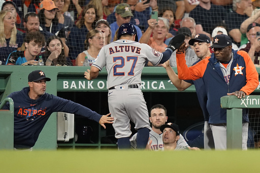 Jose Altuve hits for the cycle as Astros crush Red Sox 13-5